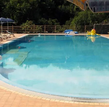 Alloggio per agriturismo La Foresta Del Salto Del Corvo *